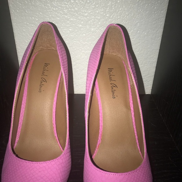 Pink alligator style high heels - Picture 2 of 5